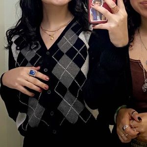 brandy melville Elizabeth sweater